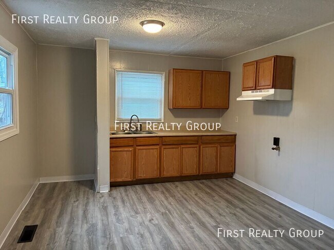 Foto del edificio - 4572 Gardendale Ave