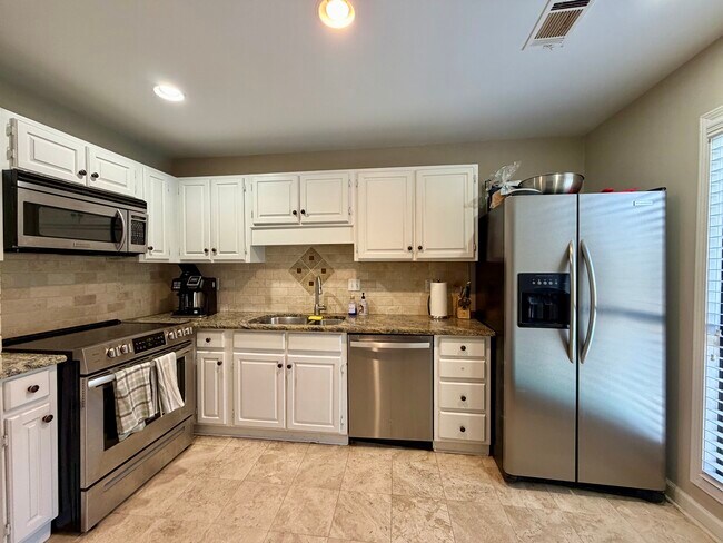 Cocina - 3201 Lenox Rd NE