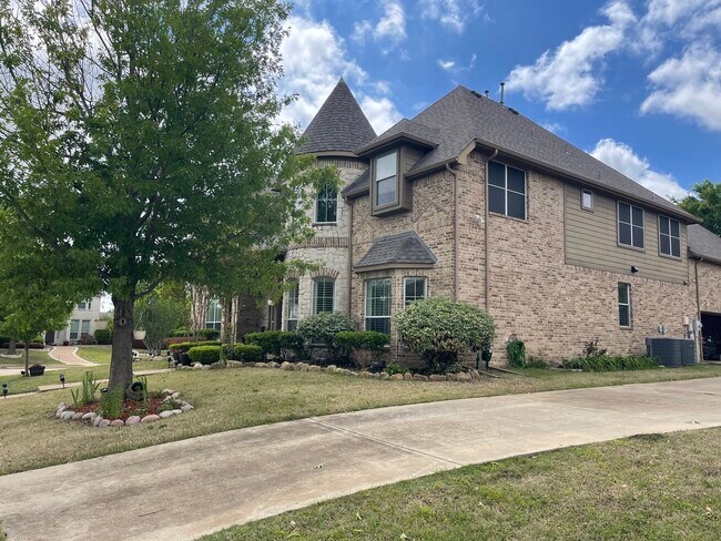 Building Photo - 304 Shady Oaks Dr