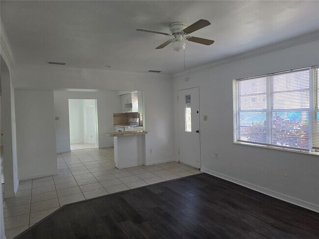 Building Photo - 926 46th St