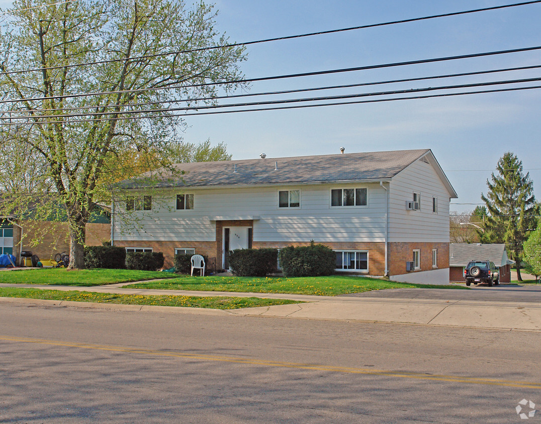 Primary Photo - 906 W Lake Ave