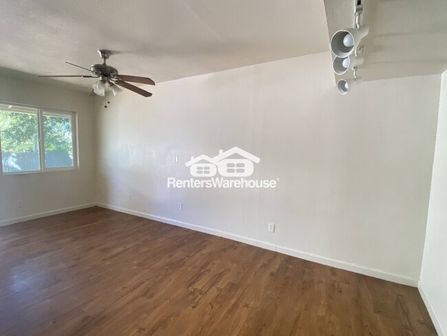 Building Photo - 325 S Pioneer