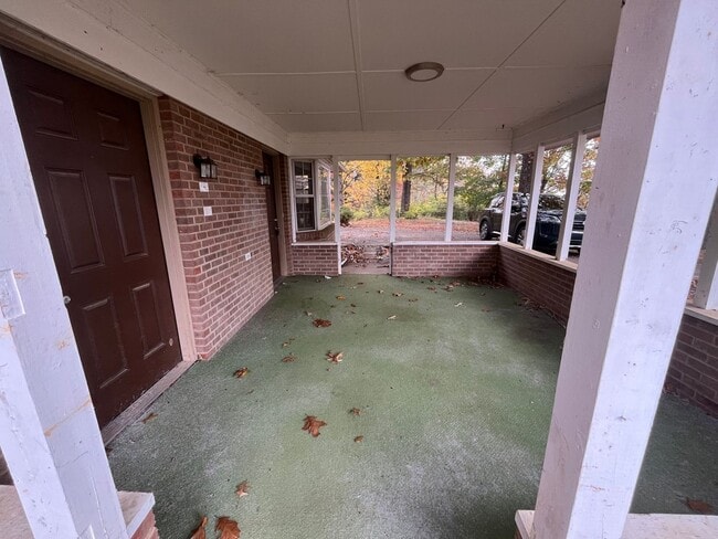 Building Photo - Now accepting applications for 2 bedroom 2 bath single family home in Morristown, TN