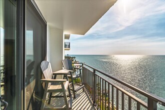 Building Photo - 4822 Ocean Blvd