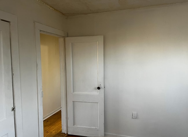 Building Photo - 141 Cartwright Ave