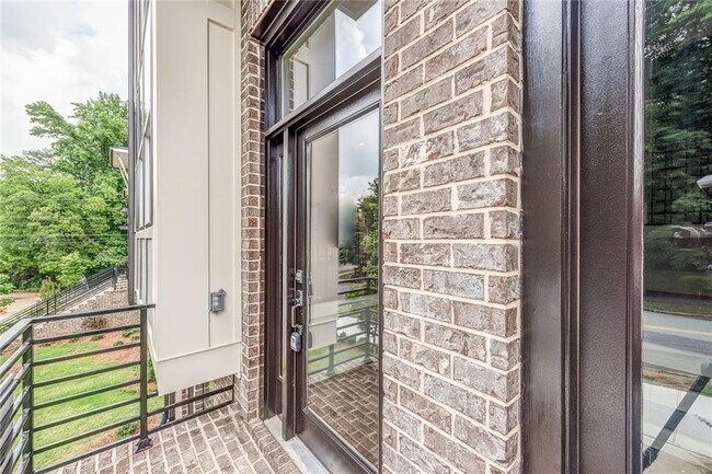 Foto del edificio - 3565 Blair Cir NE