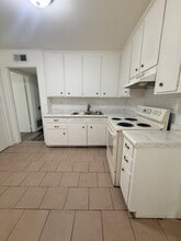 Building Photo - 426 Brookview Dr