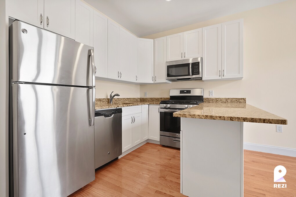 Primary Photo - 720 W 172nd St
