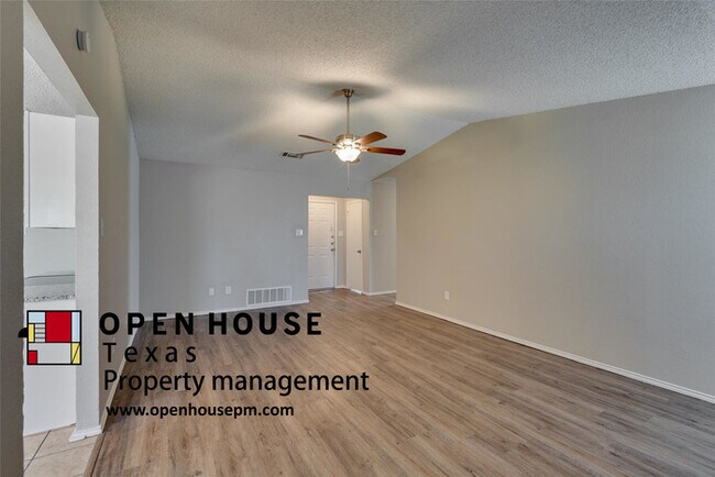 Foto del edificio - 611 Dayton Rd, Mansfield