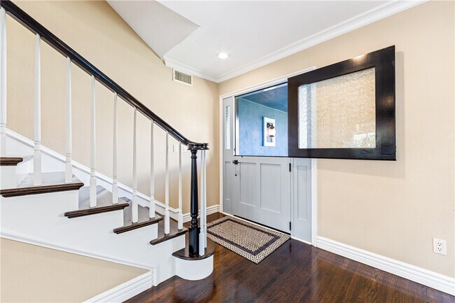 Building Photo - 6922 Laurelhurst Dr