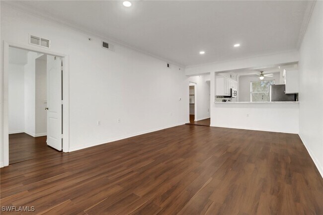 Foto del edificio - 8550 Kingbird Loop