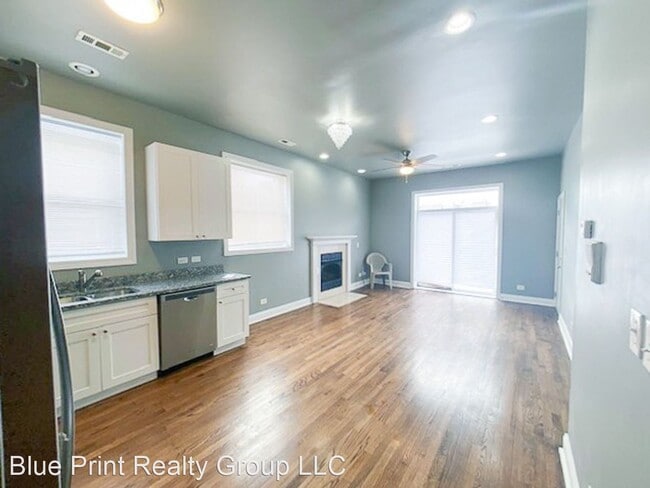 Building Photo - 3 br, 2 bath House - 6425 S. Maryland unit 1s
