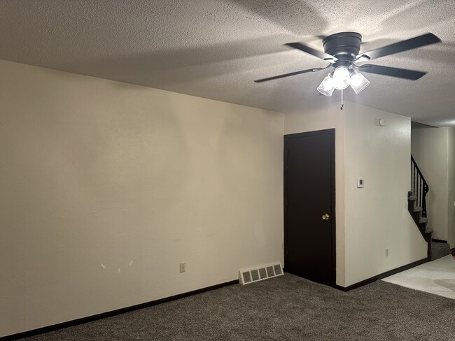 Building Photo - Two bedroom Townhouse off Lewis Ave near Alexis Rd.