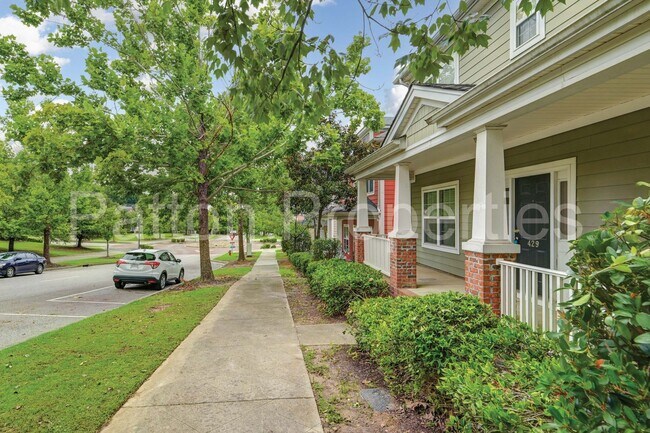Building Photo - Rosewood Hills Home