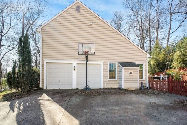 Foto del edificio - 655 Lancaster St