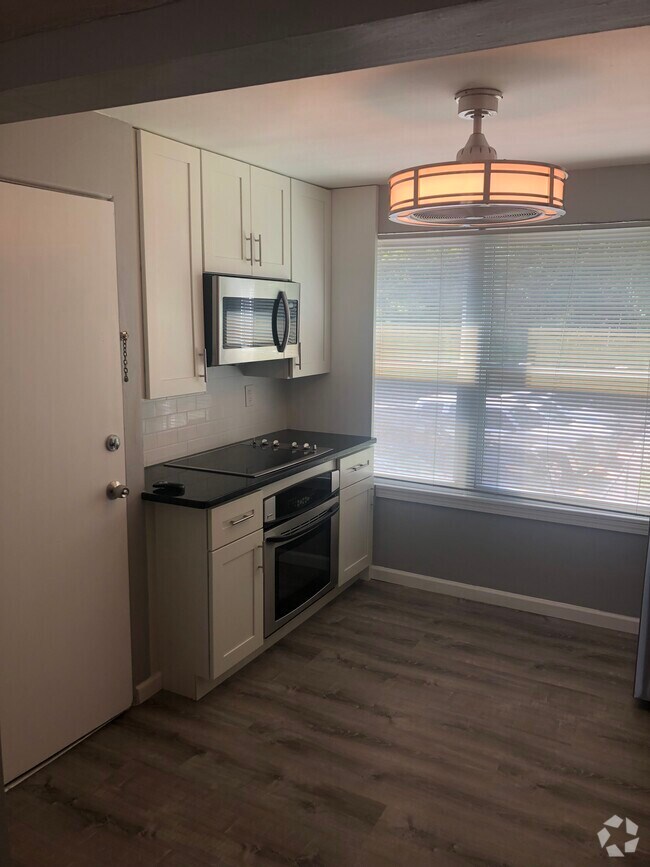 Warwick Place Student Apartments for Rent Saint Louis, MO 1 Rentals