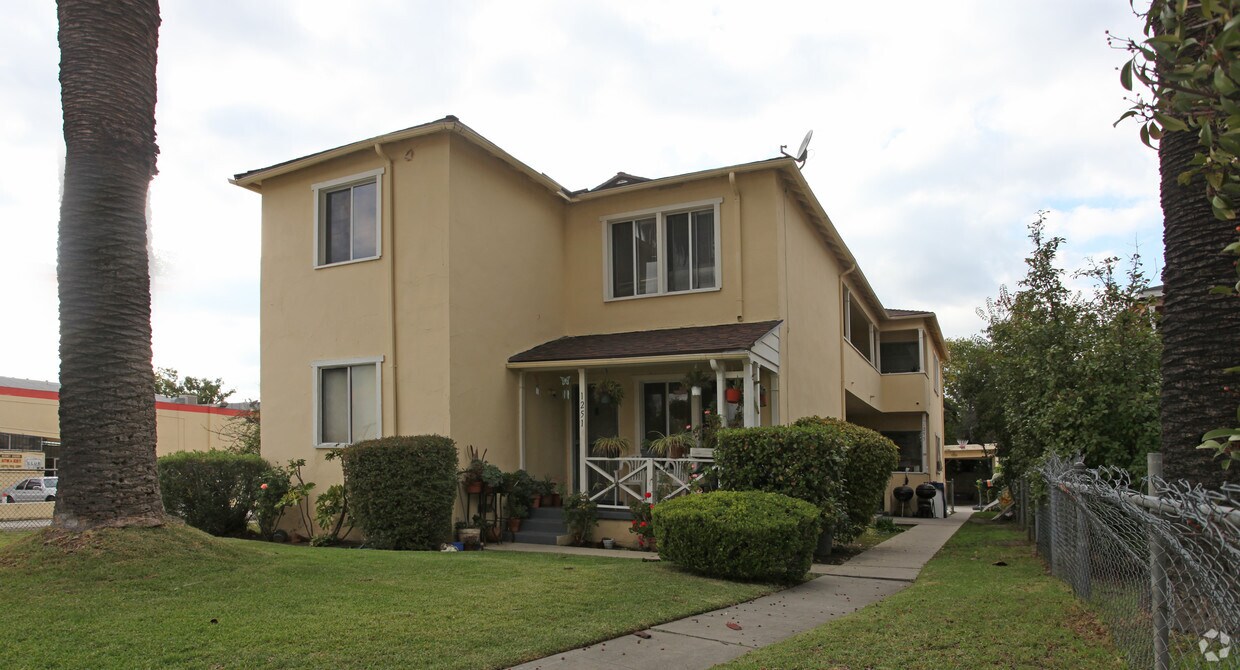 Primary Photo - 1251 Lincoln Ave
