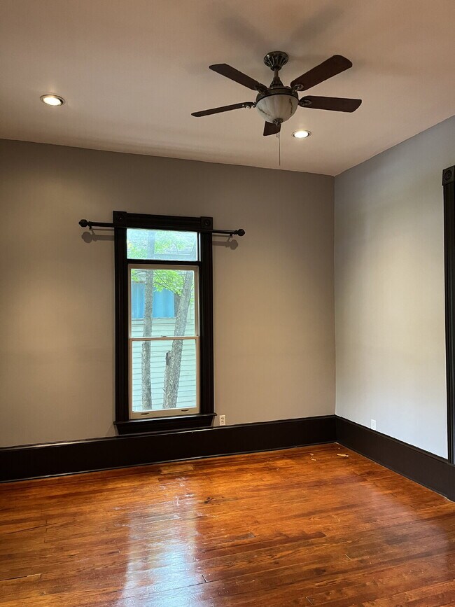 Building Photo - Charming East Nashville home with fenced yard!