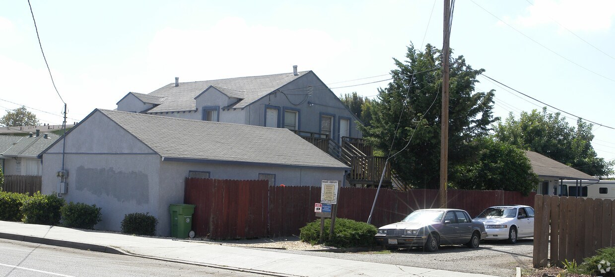 Building Photo - 29615 Dixon St