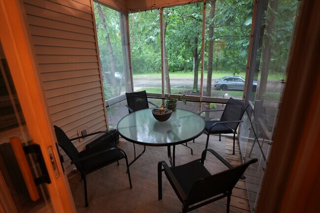Porche con mosquitera - 54 Wood Brook Way