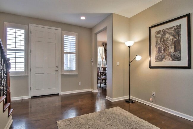 Building Photo - Stunning (Formal Model) 3/3 w/Huge Loft!  Please read entire ad before requesting a viewing!!