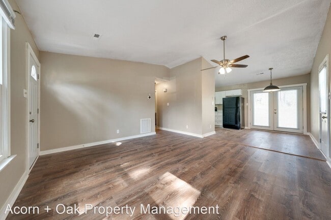 Foto del edificio - 3 br, 1.5 bath House - 2610 De Mille St