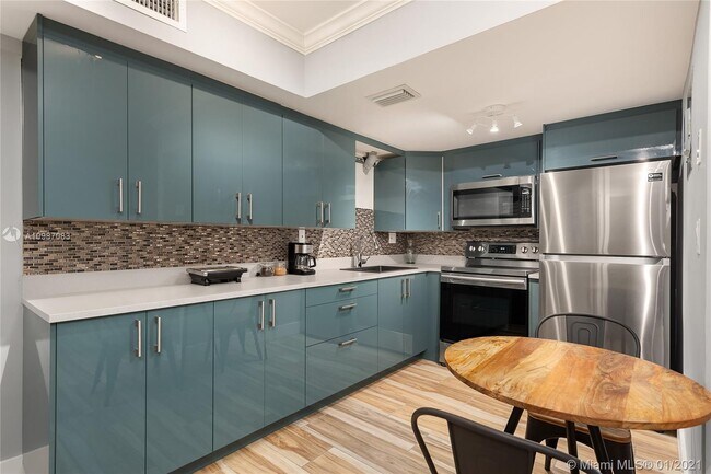 Foto del edificio - 636 NE 63rd St