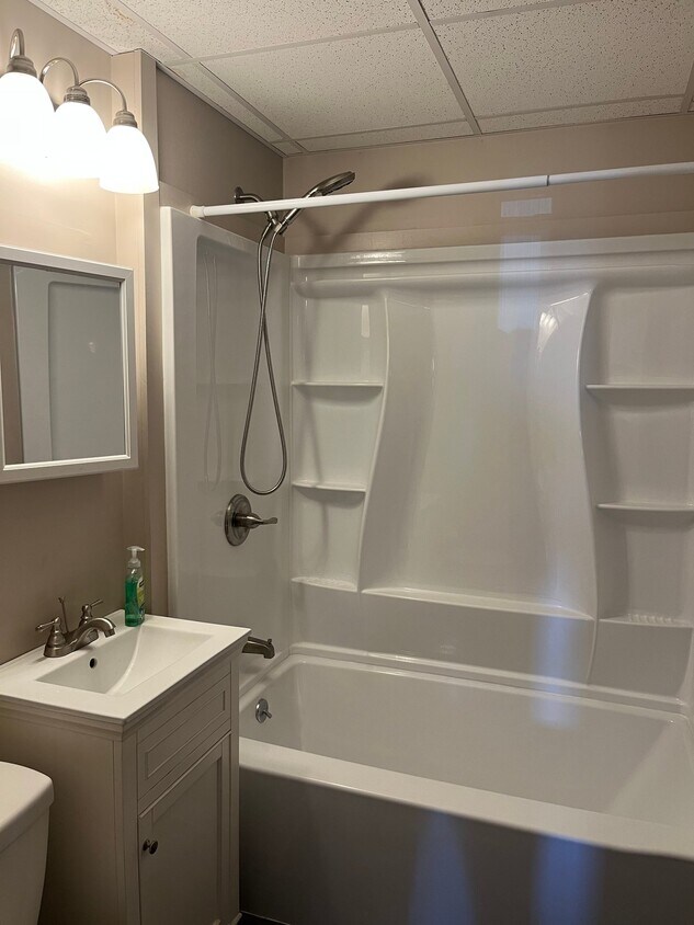 Foto del edificio - 19 King Philip Rd