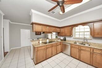 Building Photo - 20626 Chestnut Hills Dr