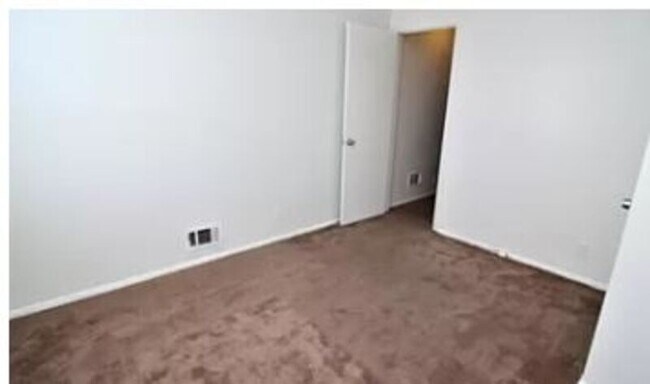 Foto del edificio - 2317 Hunter St