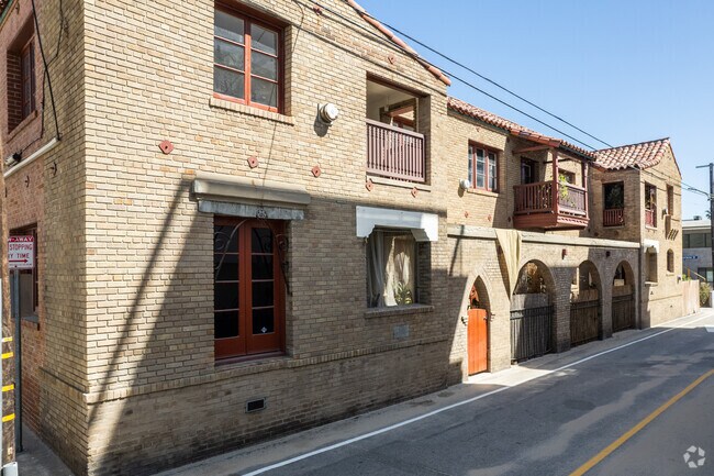 Building Photo - 15 Eastwind St