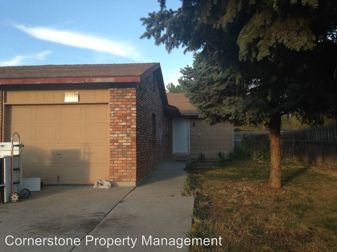 Primary Photo - 3674 S Upland Ave