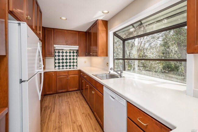 Foto del edificio - 213 Hawthorne Ave