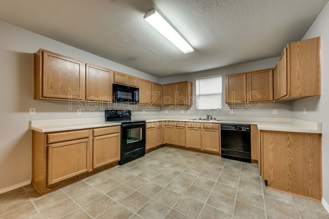 Building Photo - 2909 Goldenrod Dr