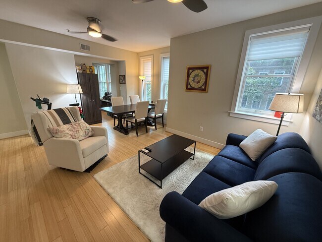 Foto del edificio - 1801 Swann St NW