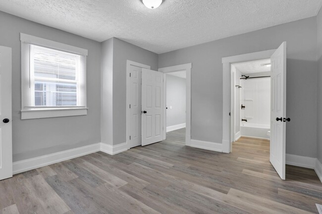 Building Photo - 124-126-126 E Morrill Ave