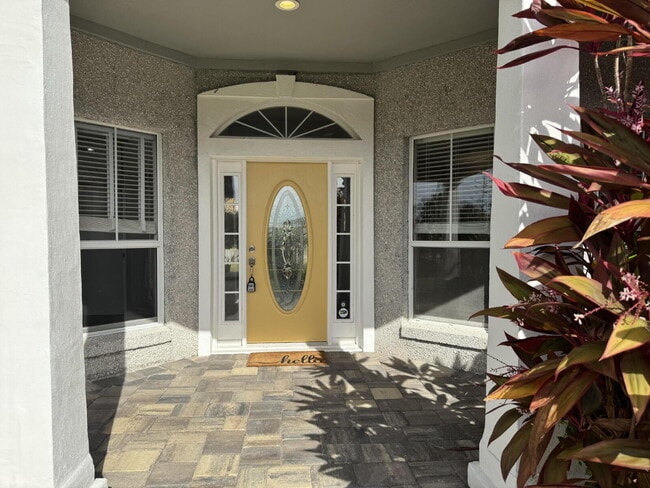 Building Photo - 7 Deerwood St