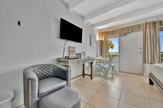 Building Photo - 611 Destiny Dr