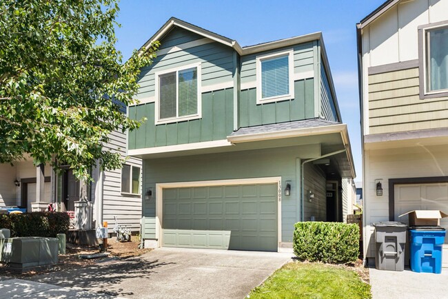 Building Photo - **AVAILABLE 18-May-2024** Woodridge Park C...