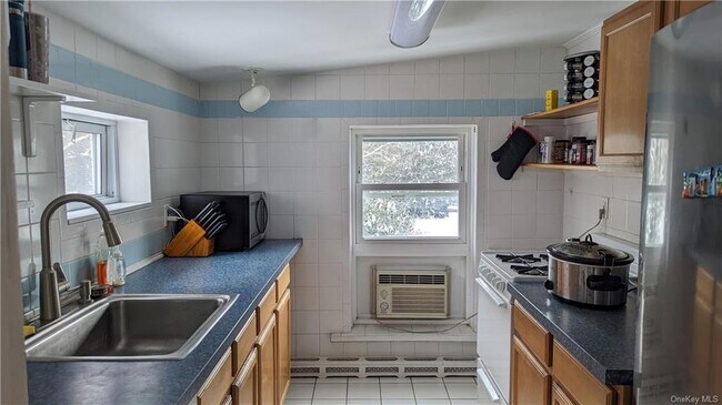 Building Photo - 307 Ferdon Ave