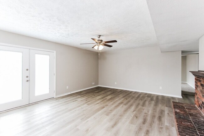 Foto del edificio - 6505 Alta Oaks Dr