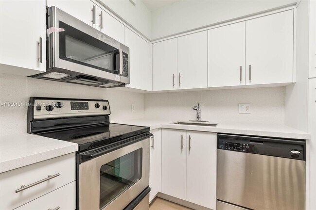 Foto del edificio - 1150 Madruga Ave