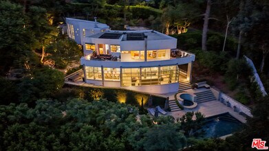 Building Photo - 7700 Willow Glen Rd