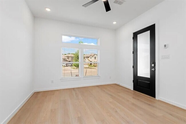 Foto del edificio - 8294 Boundary Waters Dr