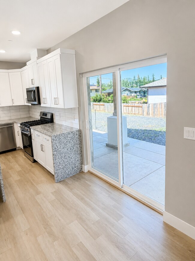 Foto del edificio - Paradise Home on Cul-de-Sac – Tall Ceilings, Designer Finishes & Upgraded Garage