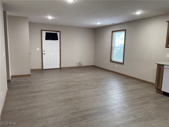 Foto del edificio - 430 2nd Dr NE