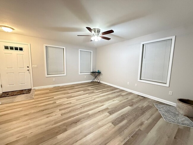 Building Photo - 18-20 Pine Grove St