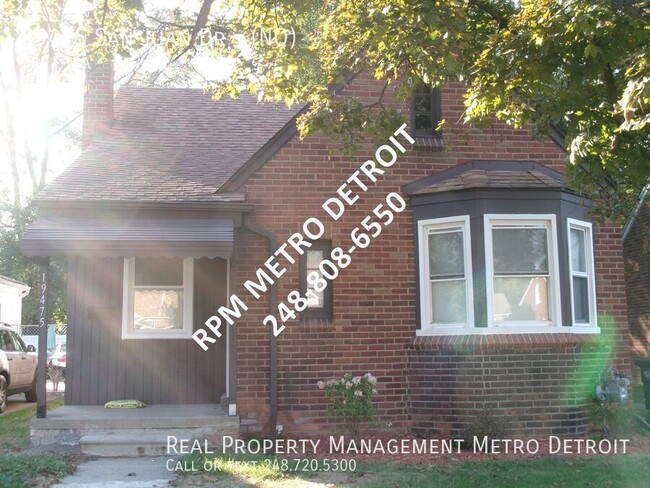 Foto del edificio - MOVE IN READY 3 BEDROOM BUNGALOW in DETROIT