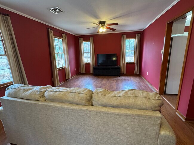 Foto del edificio - 1134 Rowland Rd