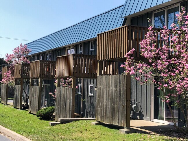 Exterior - 103 N Garth Ave